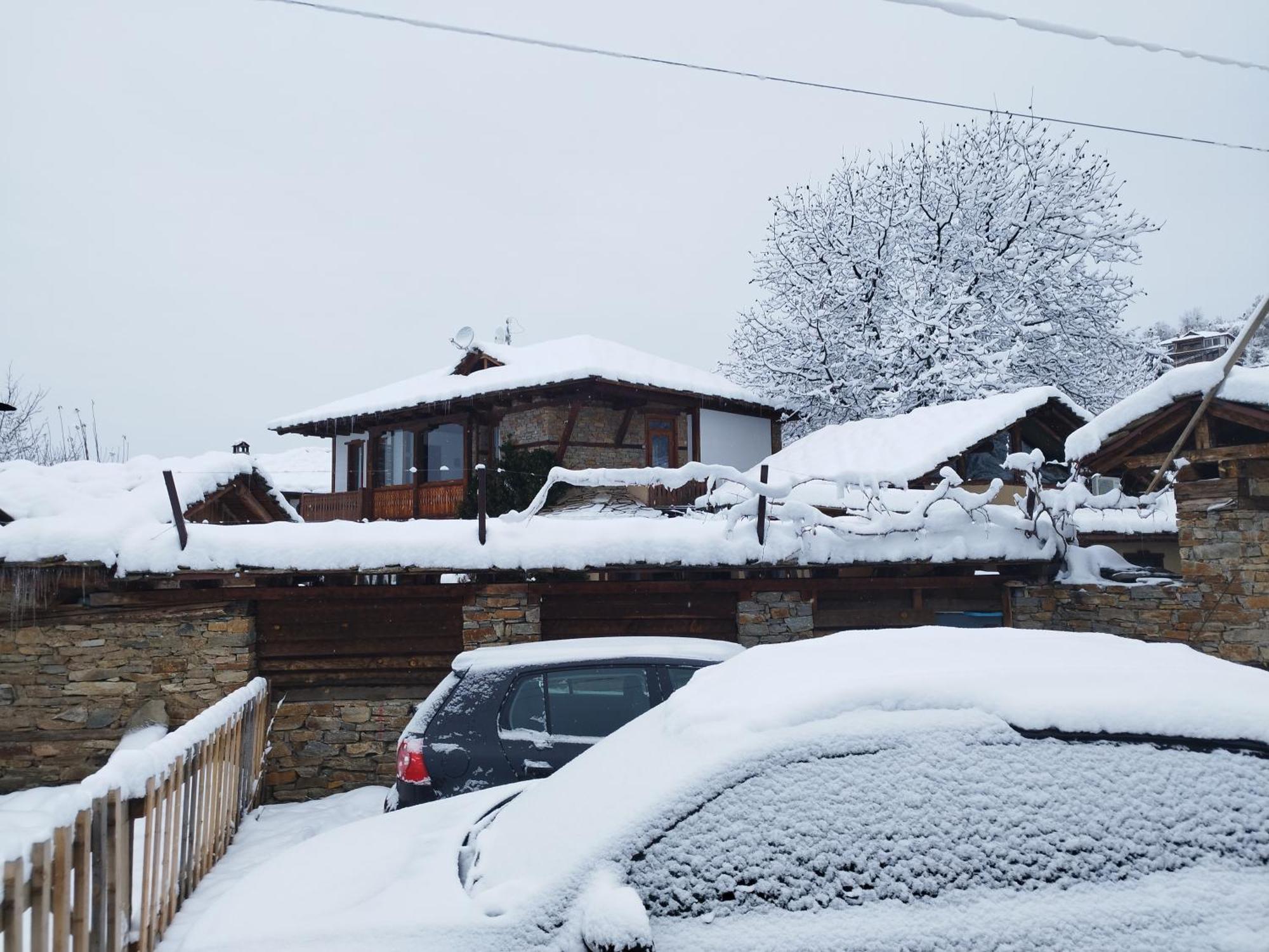 Семеен Хотел Скендерова Къща Leshten Exterior photo