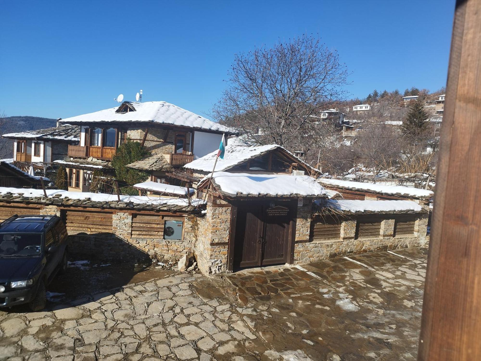 Семеен Хотел Скендерова Къща Leshten Exterior photo